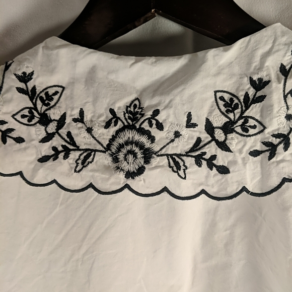 ZARA Embroidered Floral White Dress Shirt Button-up Peasant small s black collar - Picture 9 of 15